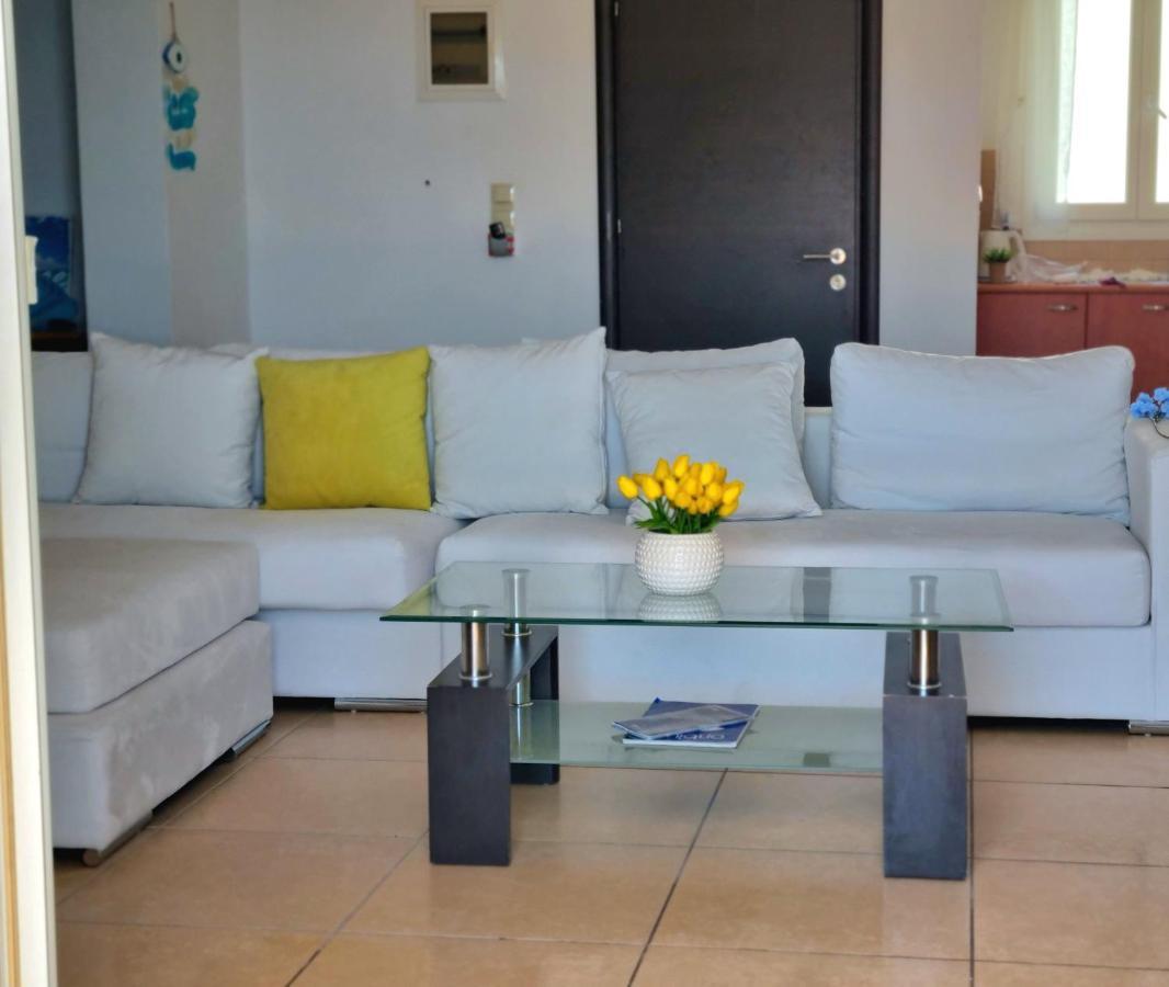 Livadia  Zafeiris Apartments מראה חיצוני תמונה